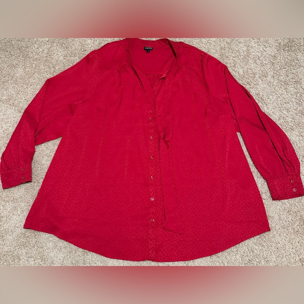 Torrid Red Cheetah Silk-Like Material Blouse Size 4x Animal Print Top Plus Size